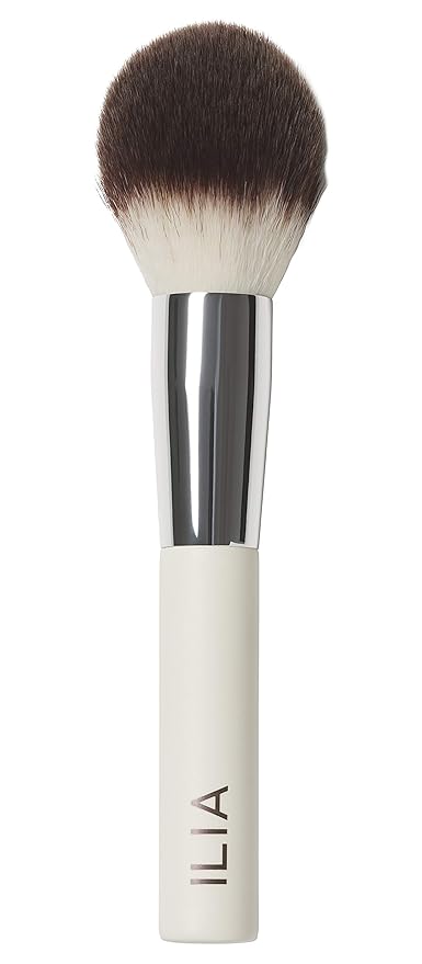 ILIA - Finishing Powder Brush | Non-Toxic, Vegan, Cruelty-Free, Blending With White Wood Handle + Soft, Synthetic Bristles