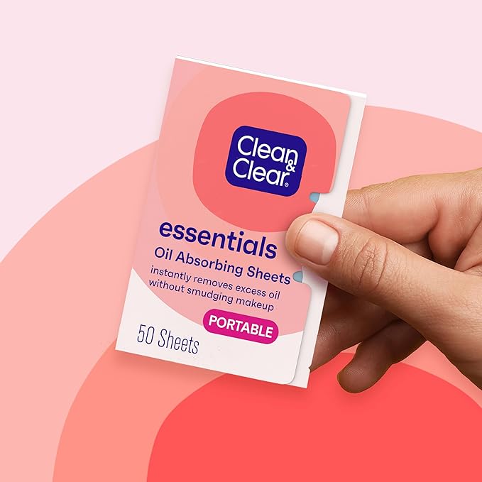 Clean & Clear Essentials Oil Absorbing Sheets, Portable Blotting Papers for Shine Control on the Face & Nose, Blotting Sheets Instantly Remove Excess Oil Without Smudging Makeup, 3 Pack