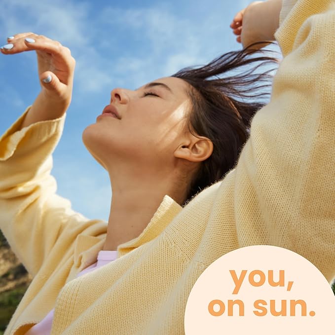 Hawaiian Tropic Protective Tanning Oil Spray Sunscreen SPF 15, 8oz | Tanning Sunscreen, Tanning Oil with SPF, Moisturizing Body Oil, Hawaiian Tropic Oil, Oxybenzone Free Outdoor Tanning Oil, 8oz