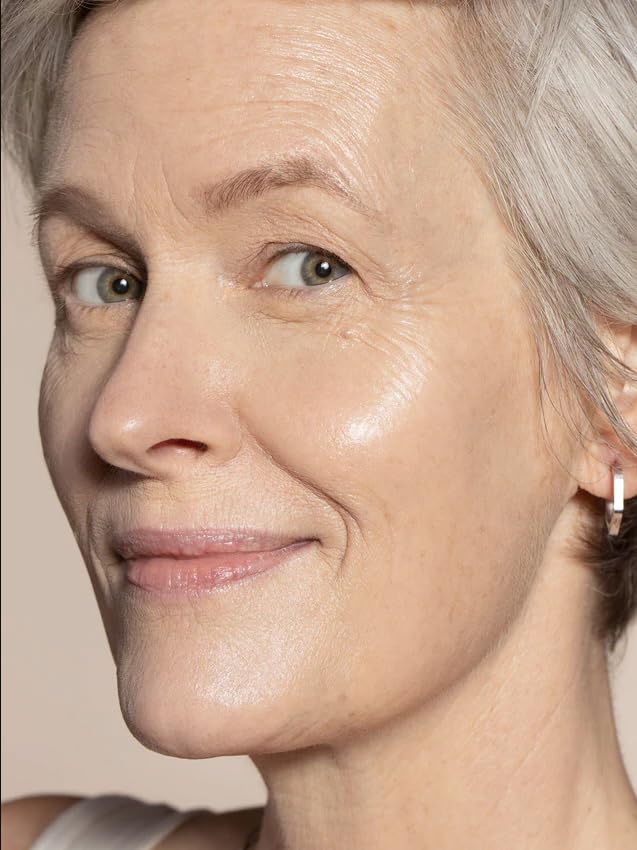 ILIA - Super Serum Skin Tint SPF 40 | Non-Comedogenic, Vegan, Lightweight to Help Against Blue Light, + Pollution while Hydrating, Smoothing, + Refining (Sombrio ST2.5, 1 fl oz | 30 ml)