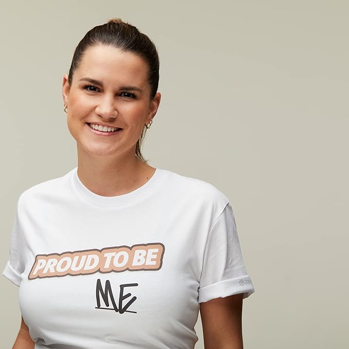 essence cosmetics Pretty Natural hydrating foundation 24h long 30ml