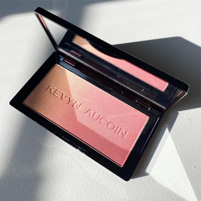 Kevyn Aucoin The Neo-Blush, Grapevine: Blush makeup compact. of color