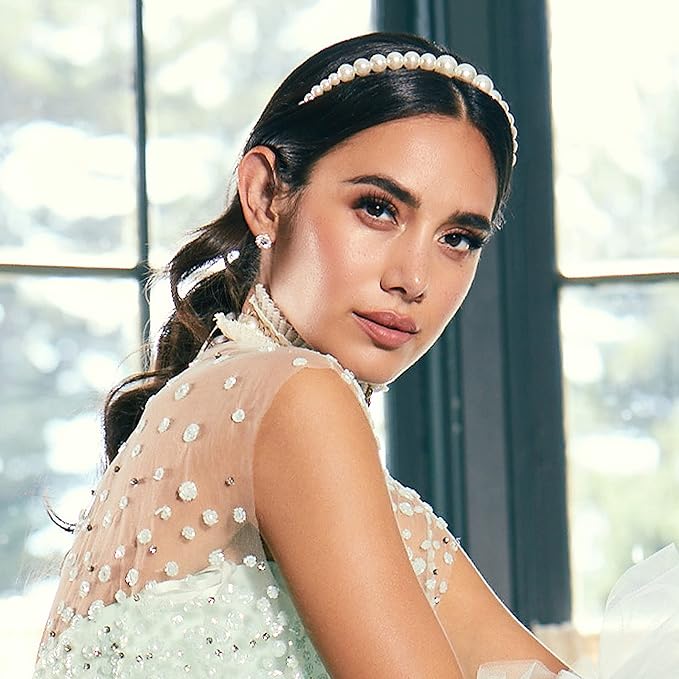 KISS Lash Couture The Muses Collection False Eyelashes, Legacy', 12 mm, Handmade, Refined Faux Silk, Contact Lens Friendly, Easy to Apply, Includes 1 Pair Reusable Strip Lashes (Pack of 2)