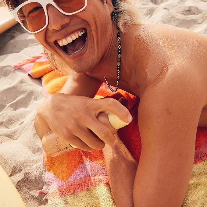 Sun Bum Original SPF 70 Sunscreen Body Spray - Broad Spectrum Moisturizing Sunscreen with Vitamin E - Hawaii 104 Act Compliant (Made without Octinoxate & Oxybenzone) - 6 oz